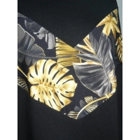 Czarna sportowa bluza z kapturem i kolorowymi wstawkami - złote liście